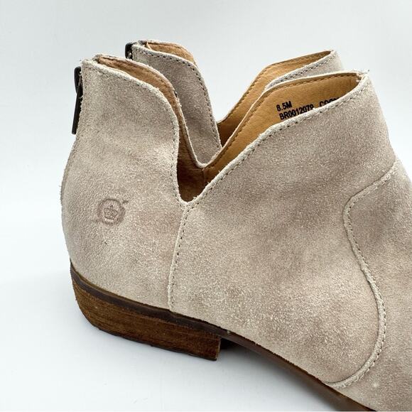 Born Kerri Suede Dip Side Back Zip Bootie Cream Tan Size 8.5 Boho Western Office - Picture 3 of 12